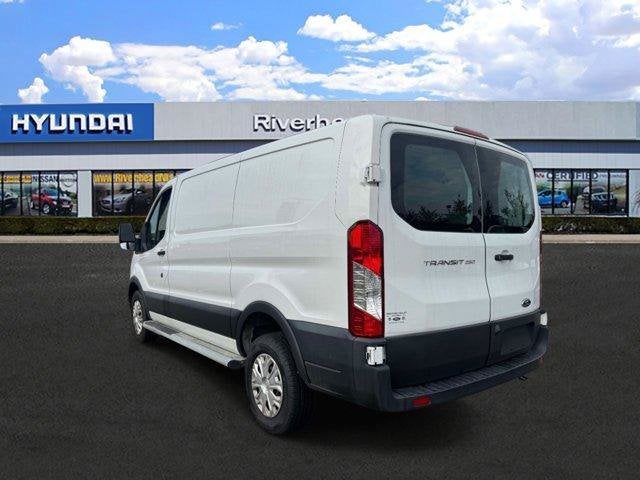 2022 Ford Transit-250 Base