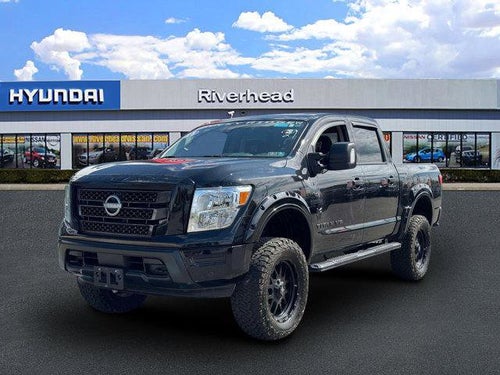 2023 Nissan Titan SV