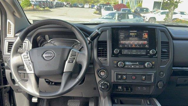 2023 Nissan Titan SV