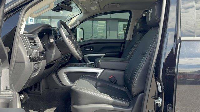 2023 Nissan Titan SV