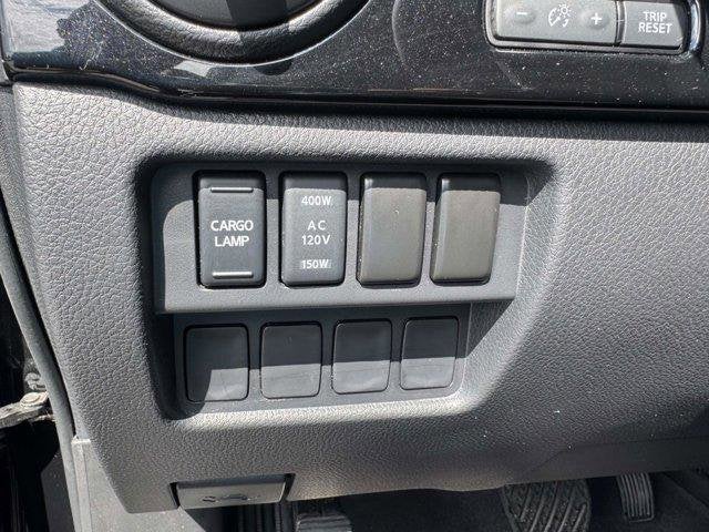 2023 Nissan Titan SV