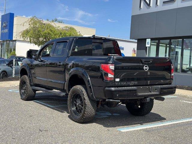2023 Nissan Titan SV