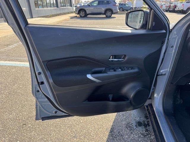 2022 Nissan Kicks SV