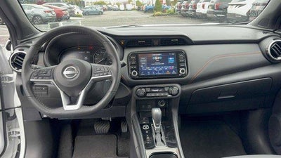 2022 Nissan Kicks SR