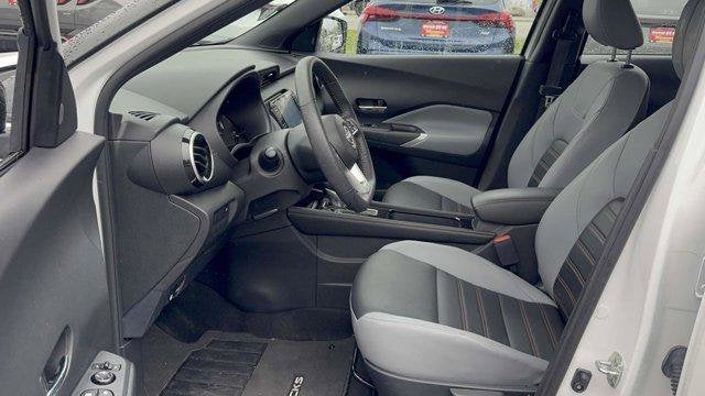 2022 Nissan Kicks SR