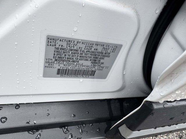 2022 Nissan Kicks SR