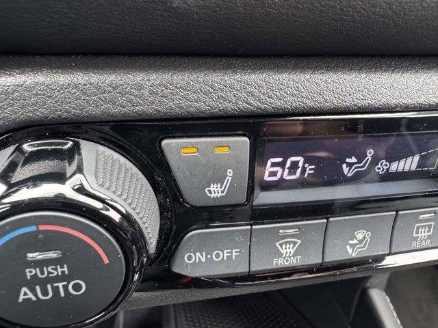 2022 Nissan Kicks SR