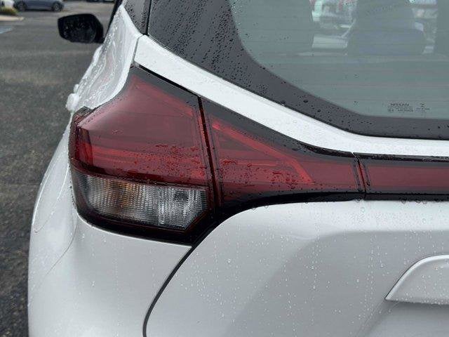 2022 Nissan Kicks SR