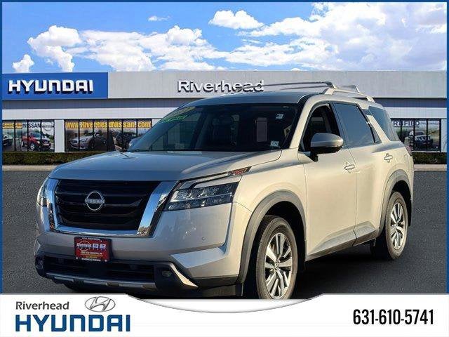 2022 Nissan Pathfinder SL