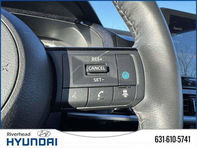 2022 Nissan Pathfinder SL