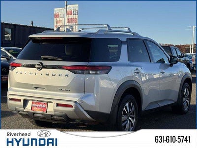 2022 Nissan Pathfinder SL