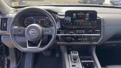 2024 Nissan Pathfinder SL