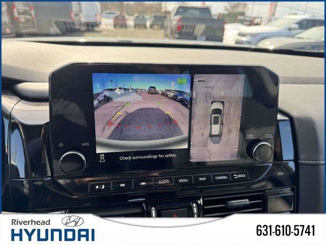 2024 Nissan Pathfinder SL