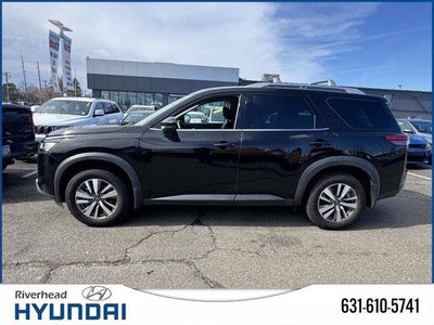 2024 Nissan Pathfinder SL