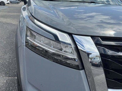 2022 Nissan Pathfinder SL
