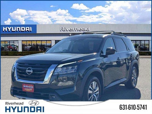 2022 Nissan Pathfinder SL