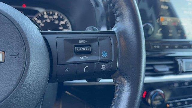 2022 Nissan Pathfinder SL