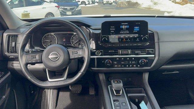 2022 Nissan Pathfinder SL