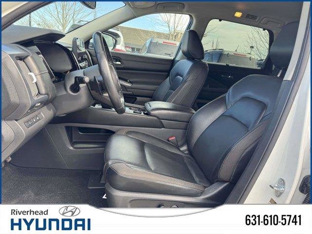 2022 Nissan Pathfinder SL