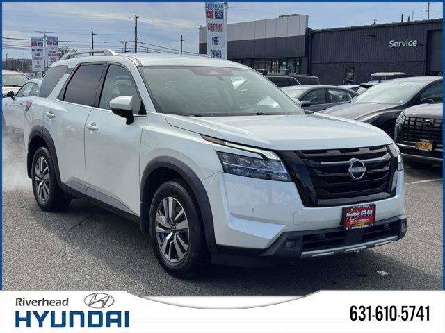 2022 Nissan Pathfinder SL
