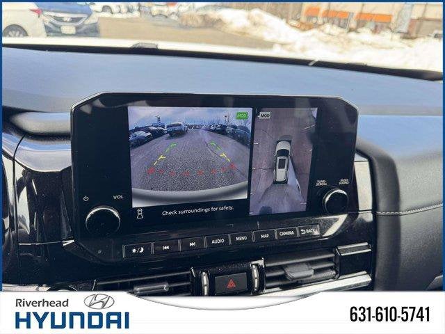 2022 Nissan Pathfinder SL