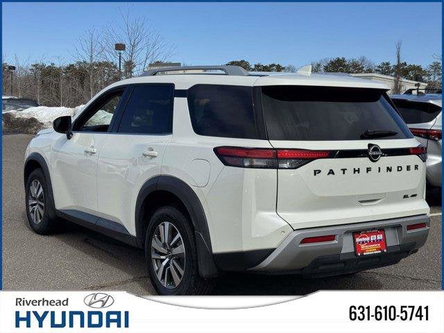 2022 Nissan Pathfinder SL