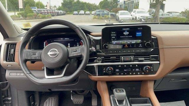 2022 Nissan Pathfinder Platinum