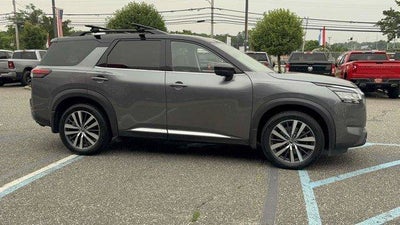 2022 Nissan Pathfinder Platinum