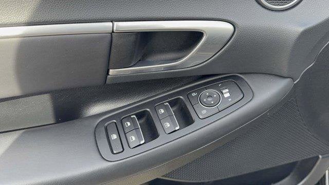 2022 Hyundai SONATA SEL