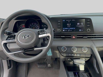 2023 Hyundai ELANTRA SE