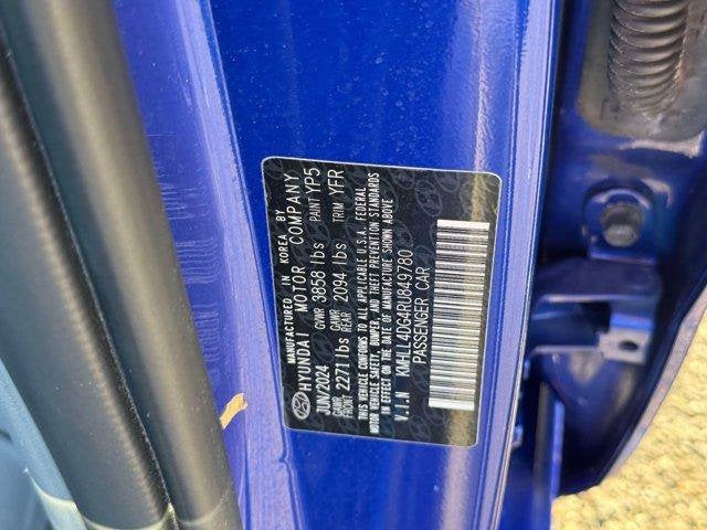 2024 Hyundai ELANTRA SE