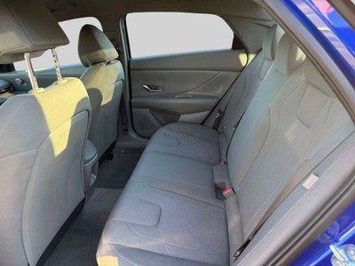 2024 Hyundai ELANTRA SE