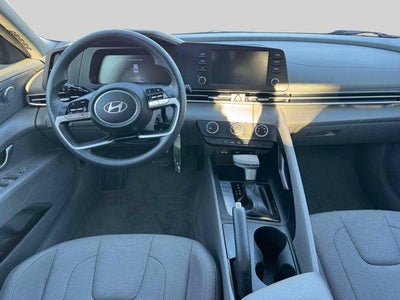 2024 Hyundai ELANTRA SE