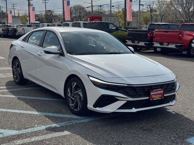 2025 Hyundai ELANTRA Limited
