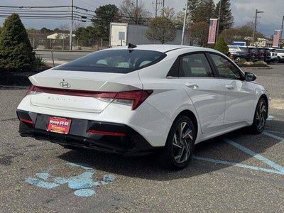 2025 Hyundai ELANTRA Limited