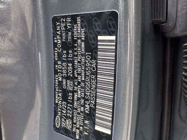2024 Hyundai ELANTRA SEL