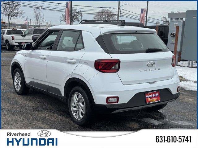 2022 Hyundai VENUE SE