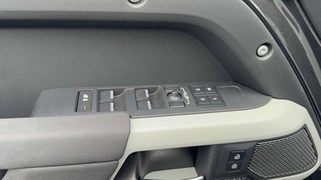 2023 Land Rover Defender 110 SE