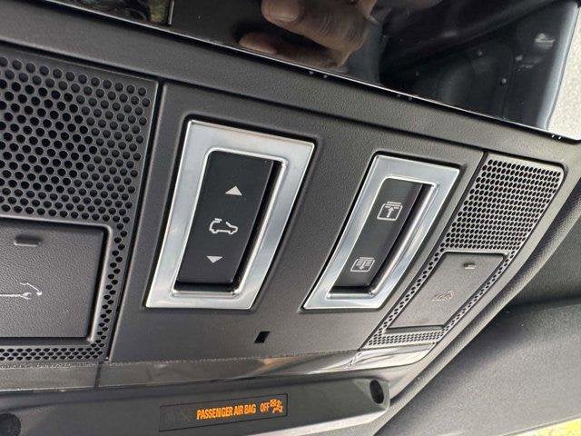 2023 Land Rover Defender 110 SE