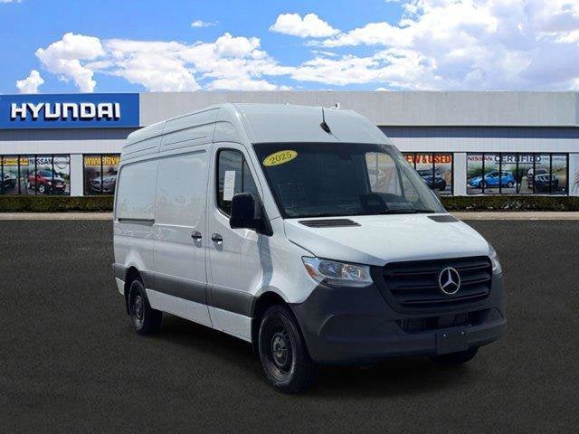 2025 Mercedes-Benz Sprinter 2500 2500 Standard Roof I4 Diesel 144" RWD