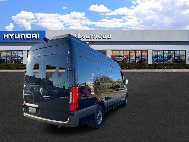 2025 Mercedes-Benz Sprinter 2500 Passenger 170 WB High Roof