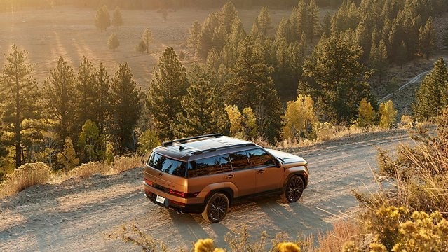 3 Signs Your Hyundai Santa Fe Needs New Tires Before Riverhead's Pothole Season