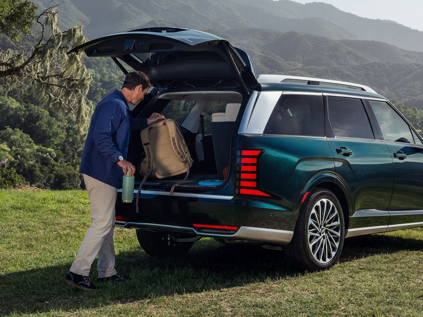Hyundai Palisade vs Honda Pilot: How They Compare for Riverhead Families